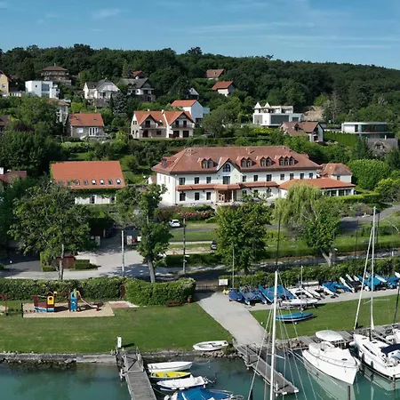 Hotel Aquilo Panoráma 3*