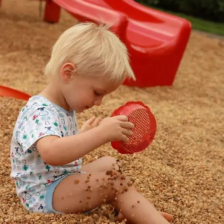 ホテル Aquilo Panorama ティハニ